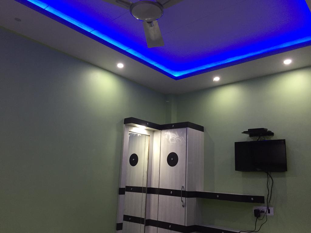 Oyo 75627 New Ankit Guest House Varanasi Quarto foto
